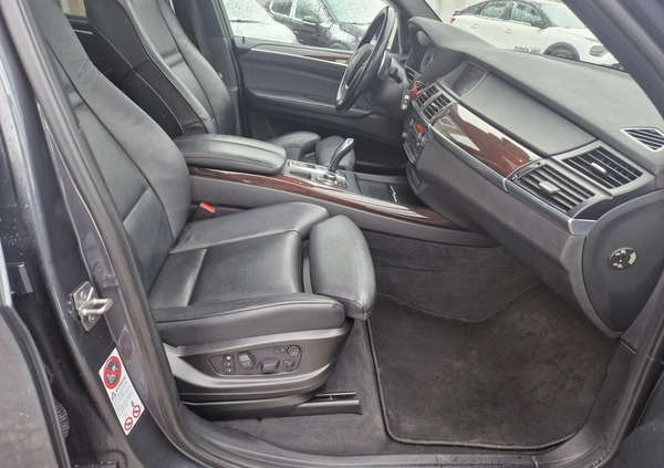 BMW X5 cena 65900 przebieg: 217000, rok produkcji 2012 z Przecław małe 497